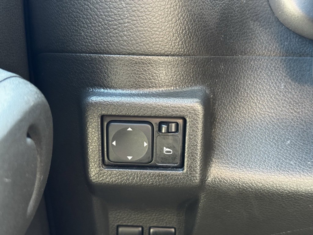 Used 2009 Nissan Cube 1.8 S w/ Interior Illumination Pkg image 22