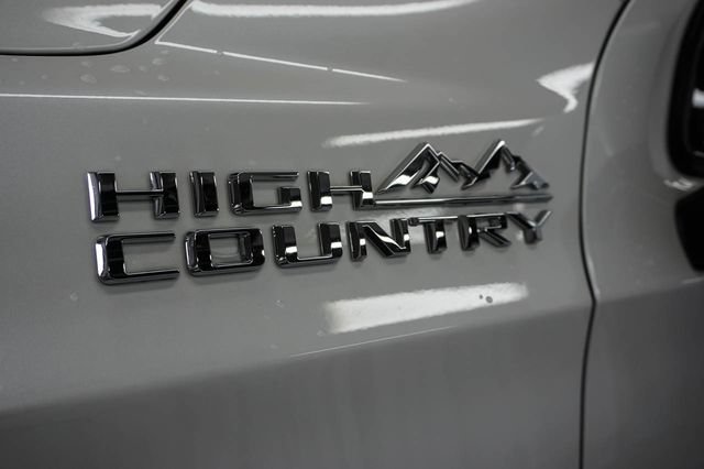 Used 2024 Chevrolet Tahoe High Country AWD/4WD image 4