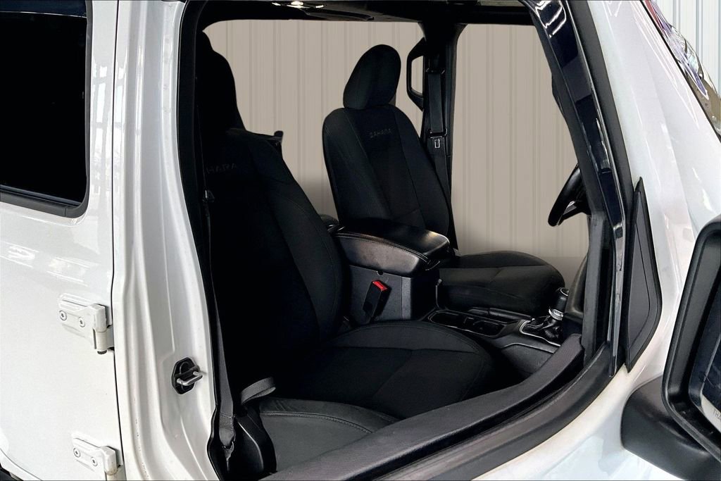 Used 2019 Jeep Wrangler Unlimited Sahara w/ Uconnect 4C Nav & Sound Group AWD/4WD image 27