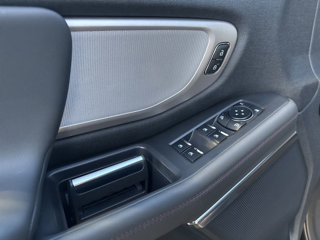 New 2025 Ford Expedition Active image 13