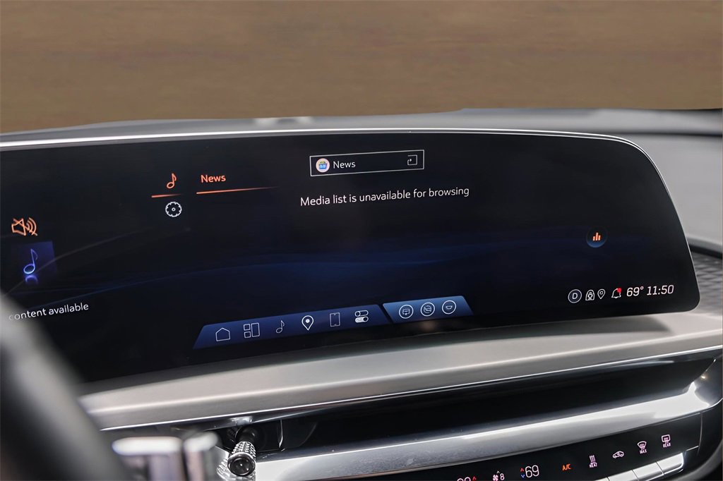 Used 2024 Cadillac Lyriq Luxury image 16