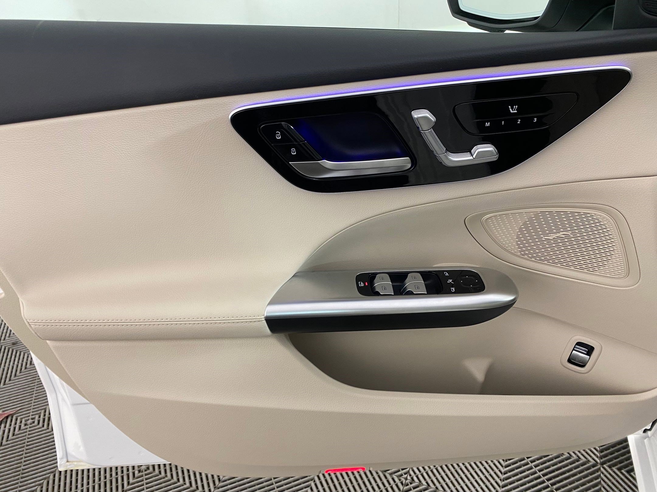 Used 2025 Mercedes-Benz C 300 4MATIC Sedan image 11