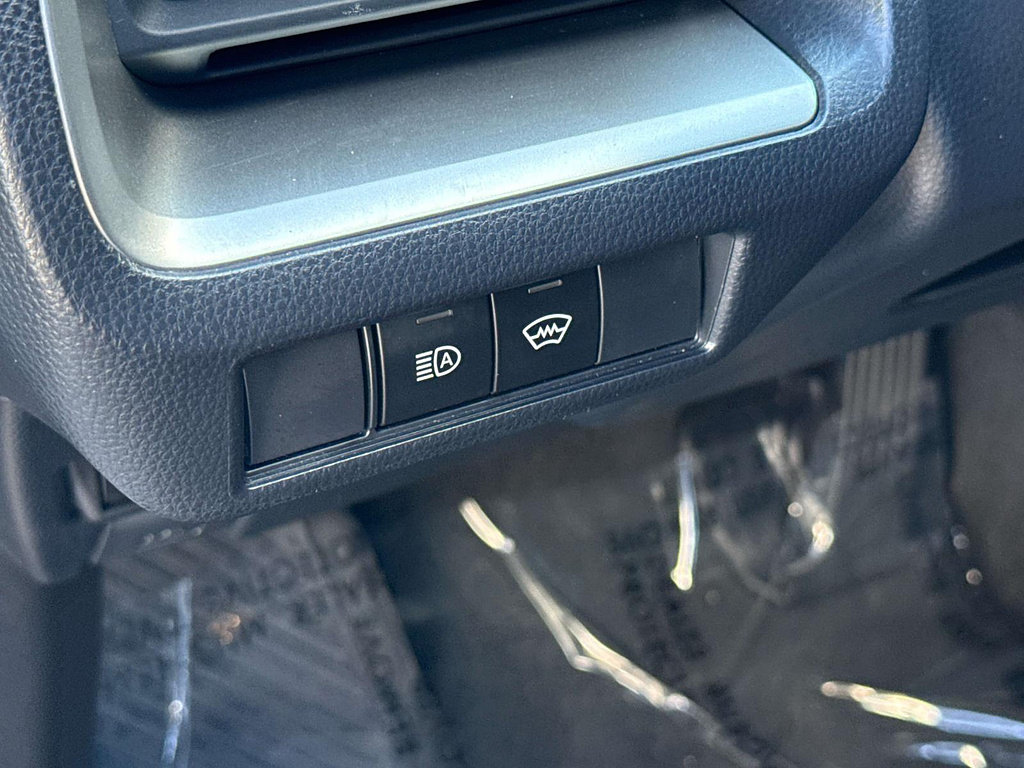 Used 2025 Toyota Prius LE FWD image 25
