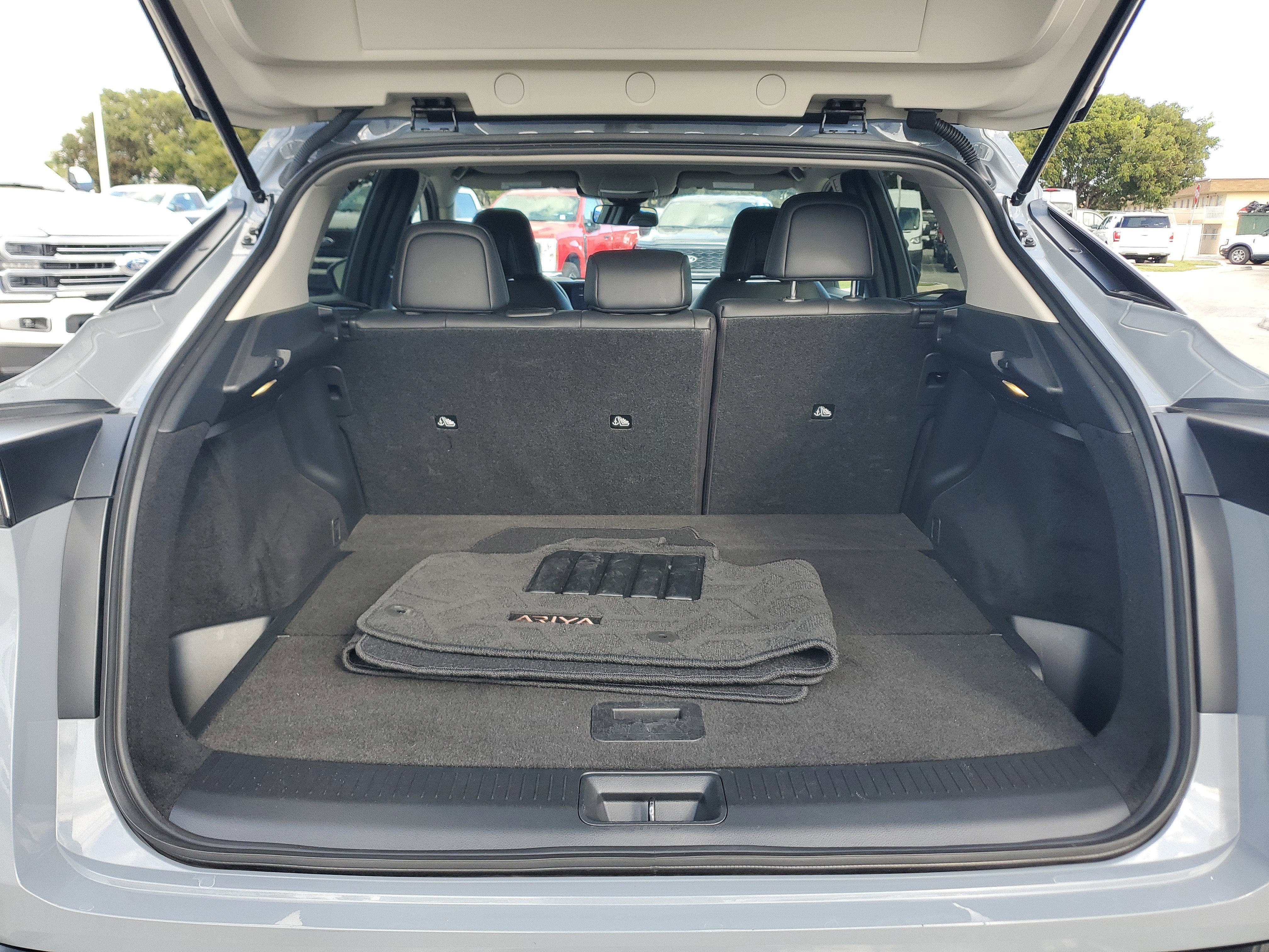 Certified 2025 Nissan Ariya FWD image 14