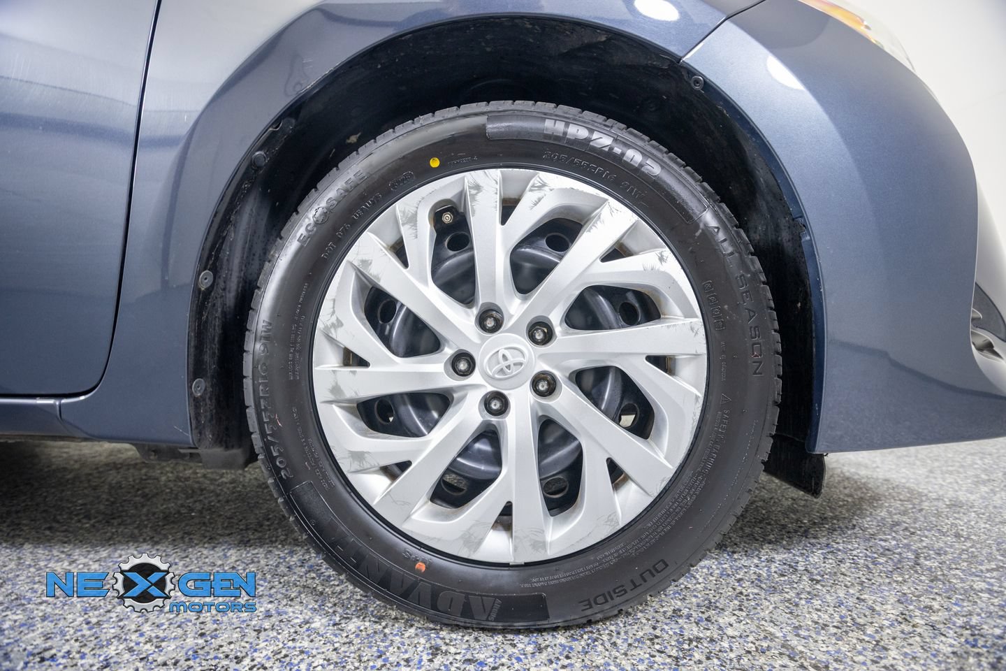 Used 2018 Toyota Corolla LE FWD image 42