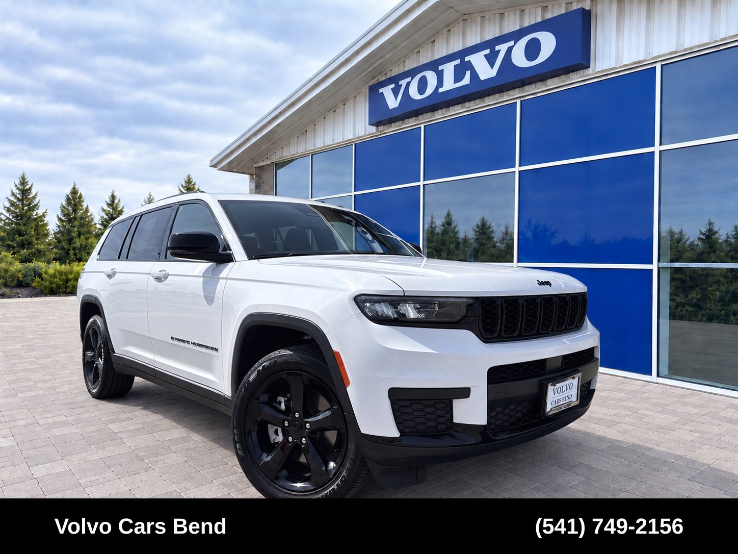 Used 2023 Jeep Grand Cherokee L Laredo AWD/4WD image 1
