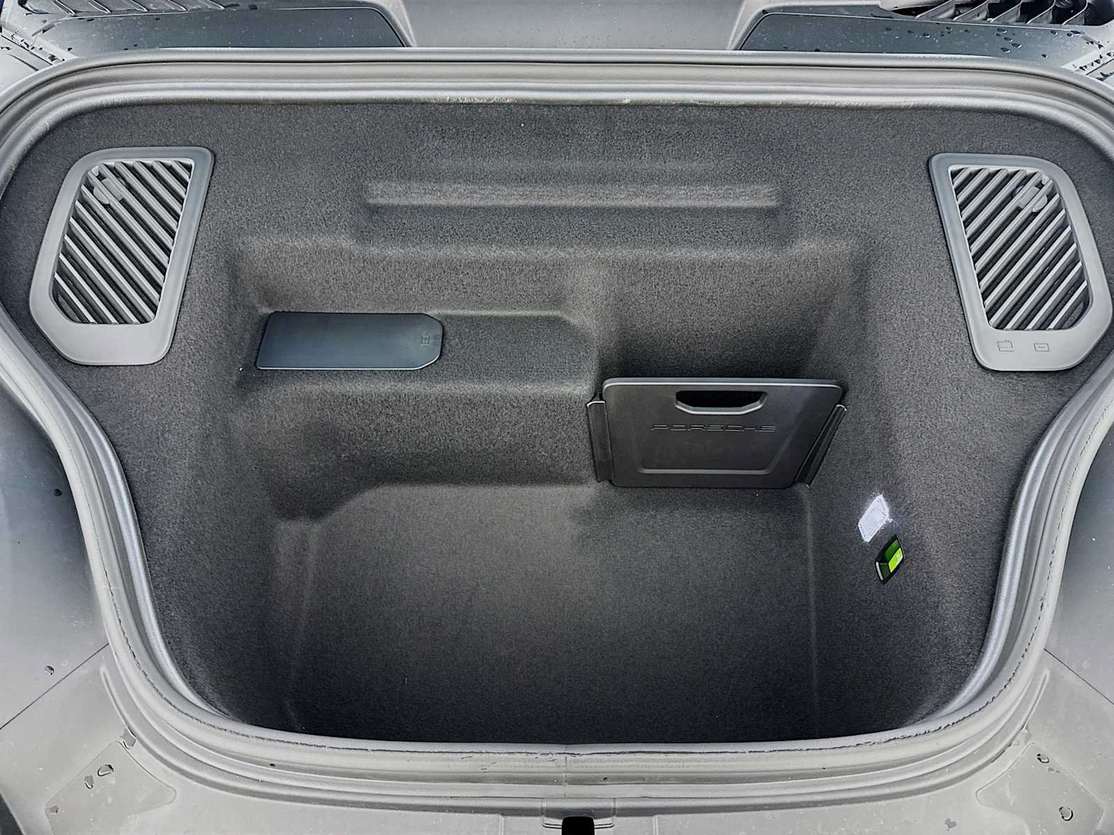 Used 2026 Porsche Macan Electric RWD image 31