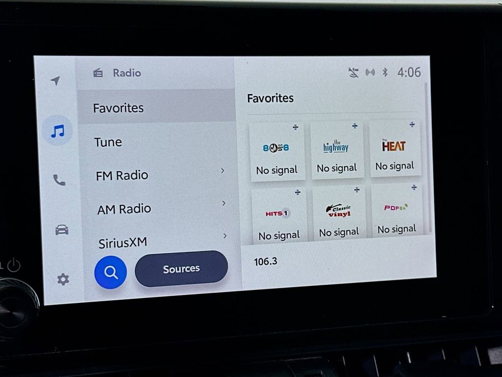 Used 2023 Toyota RAV4 XLE Premium image 25