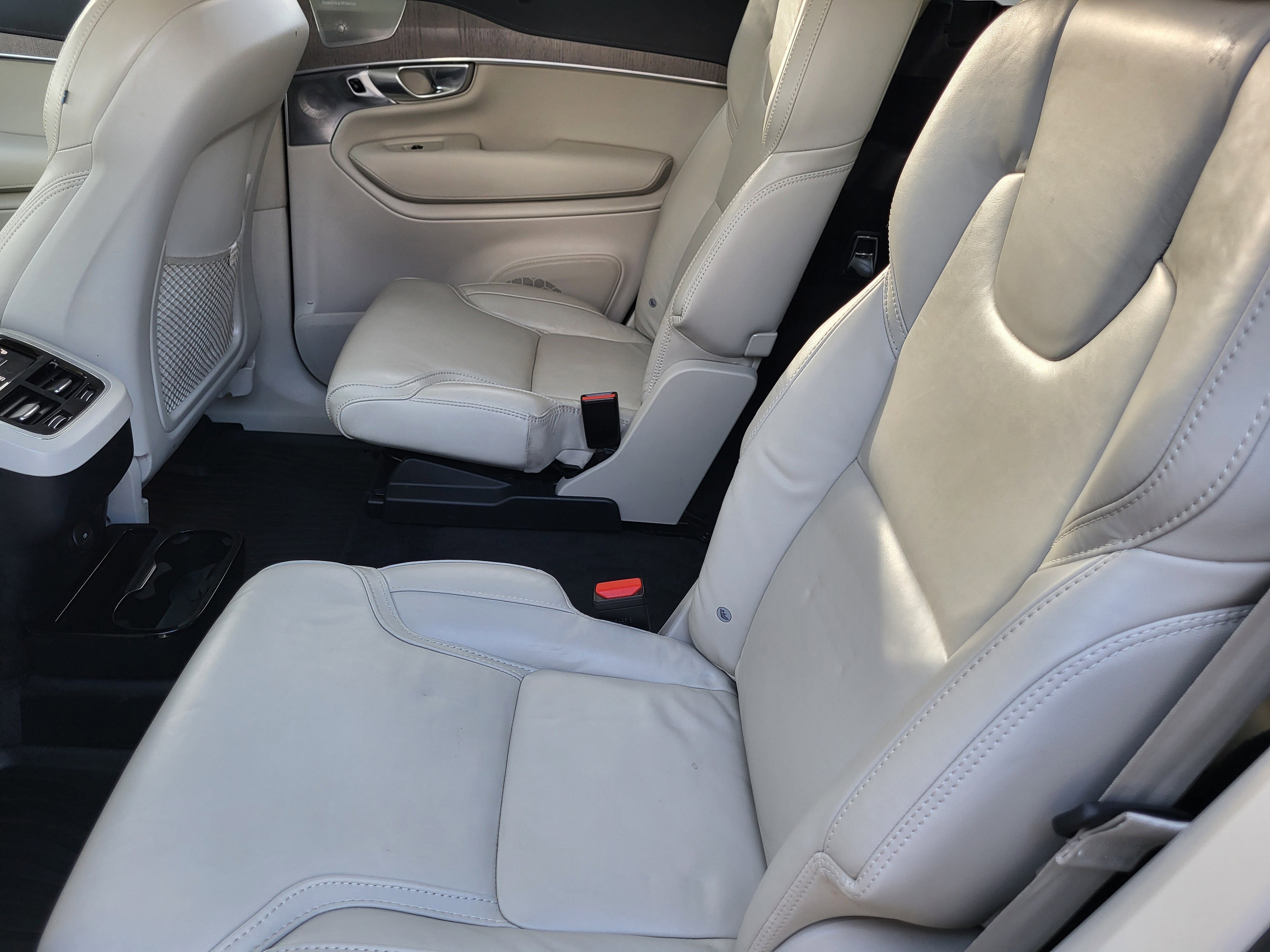 Certified 2023 Volvo XC90 B6 Ultimate w/ Protection Package Premier image 10