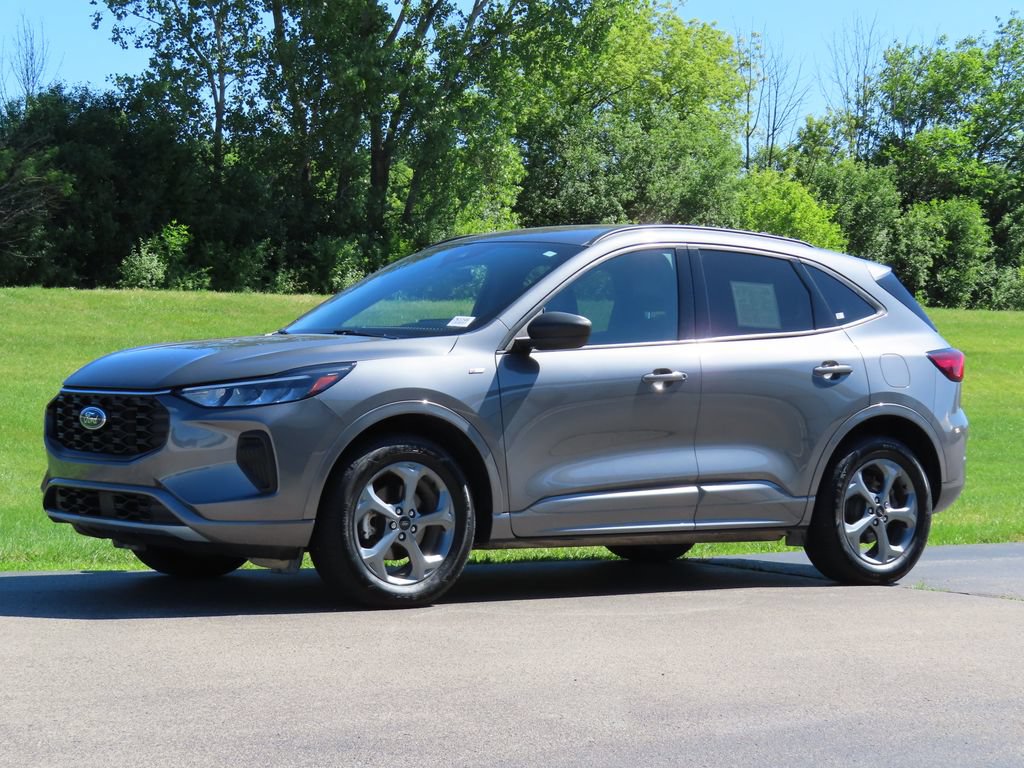 Used 2023 Ford Escape ST-Line w/ Tech Pack #1 AWD/4WD image 18