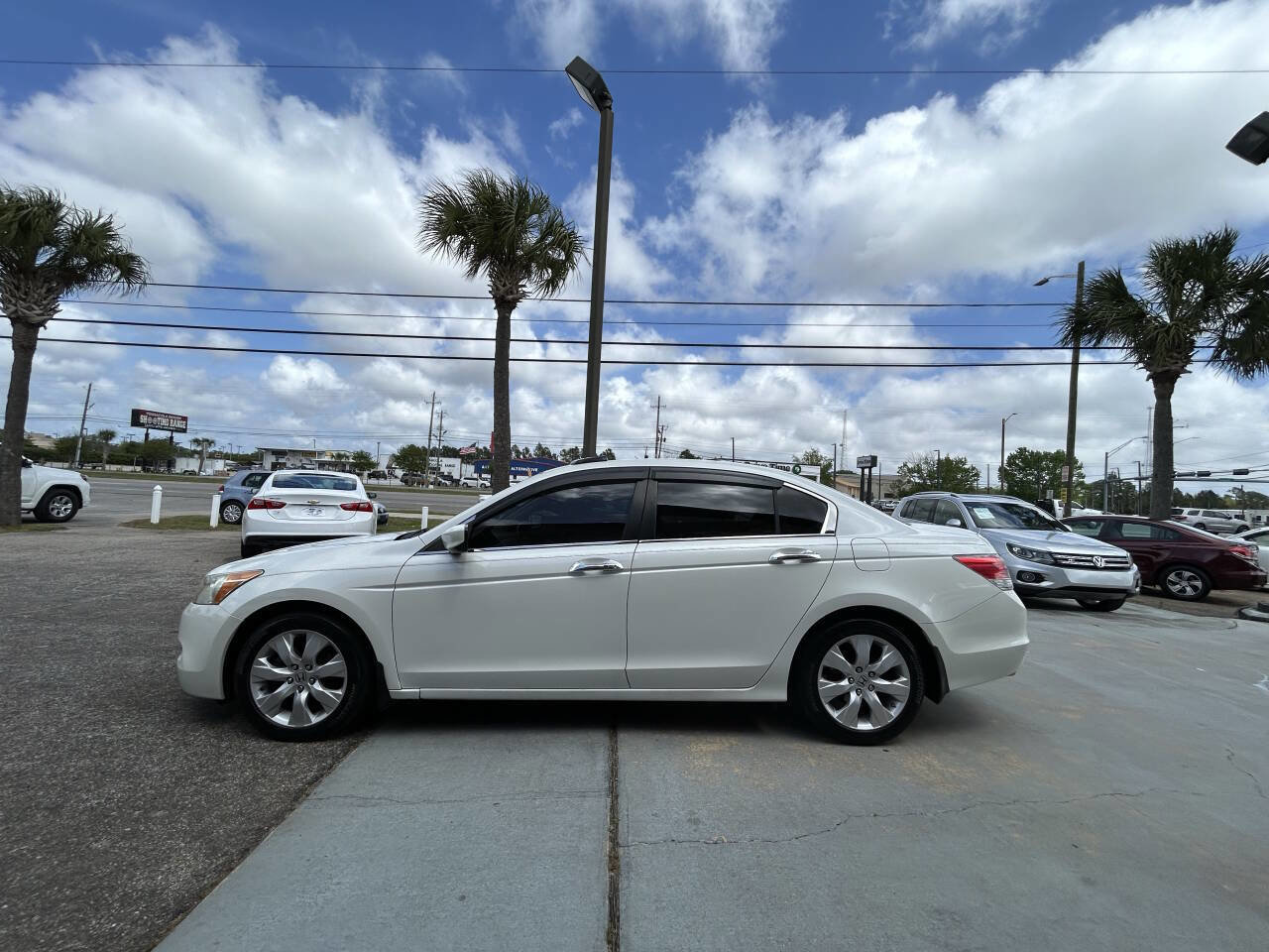 Used 2010 Honda Accord EX-L image 3