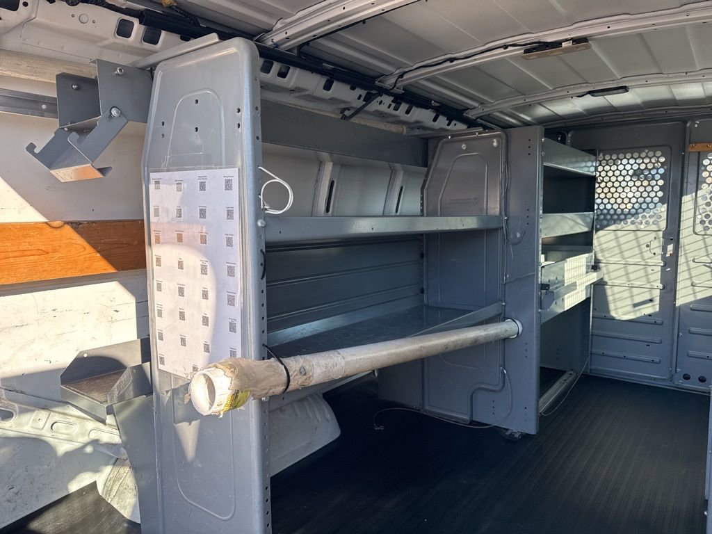 Certified 2015 Chevrolet Express 2500 image 17