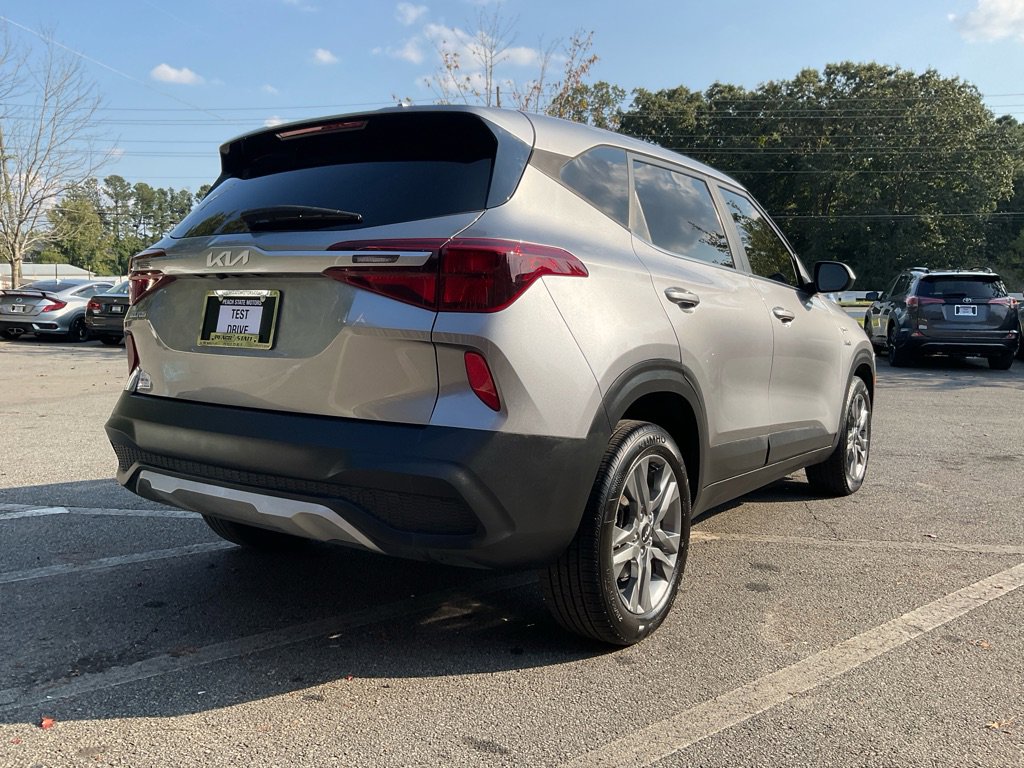 Used 2023 Kia Seltos LX image 5