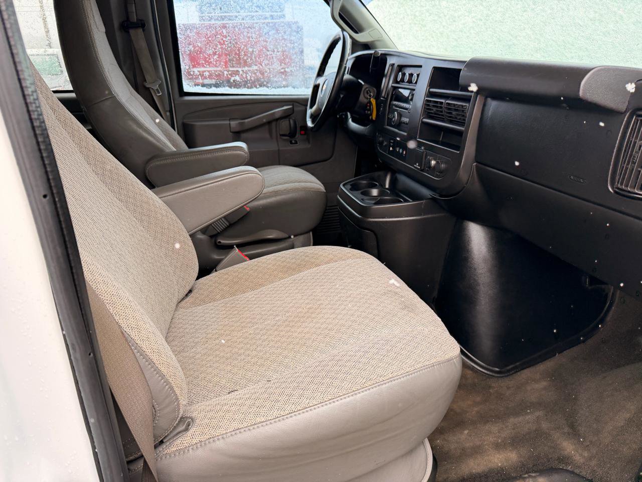 Used 2017 Chevrolet Express 3500 LT w/ LT Preferred Equipment Group image 8