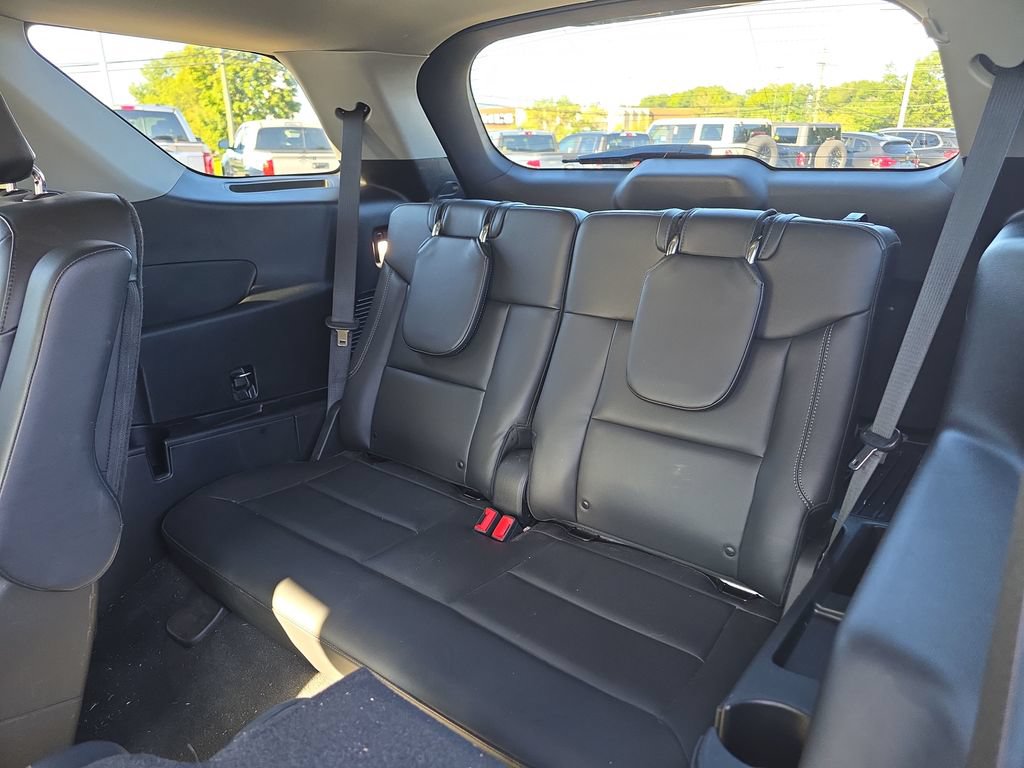 Certified 2022 Ford Explorer XLT w/ Equipment Group 202A AWD/4WD image 18