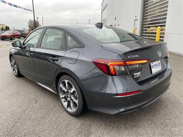 Used 2025 Honda Civic Sport Touring image 3