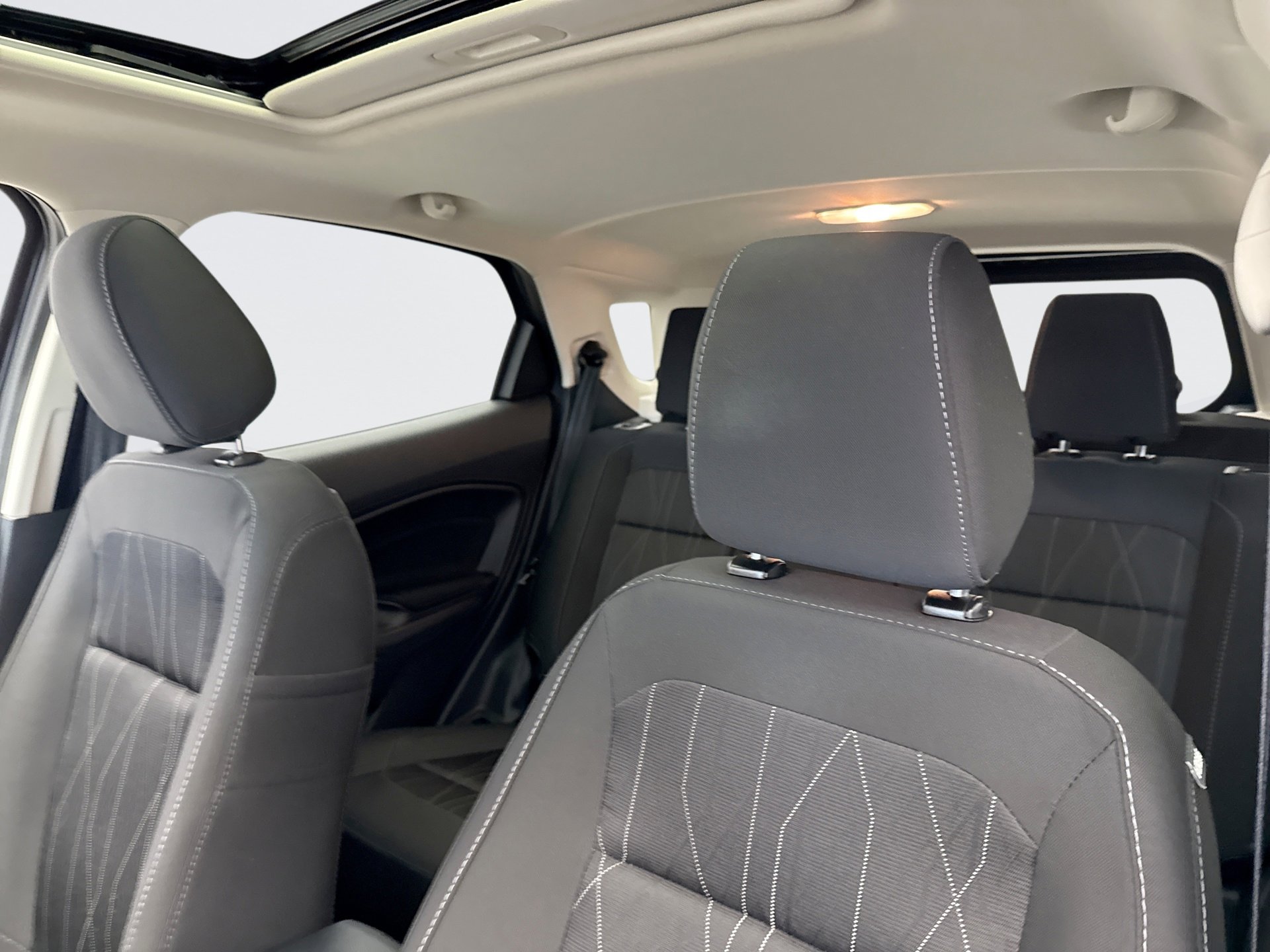 Used 2022 Ford EcoSport SE w/ SE Convenience Package image 10