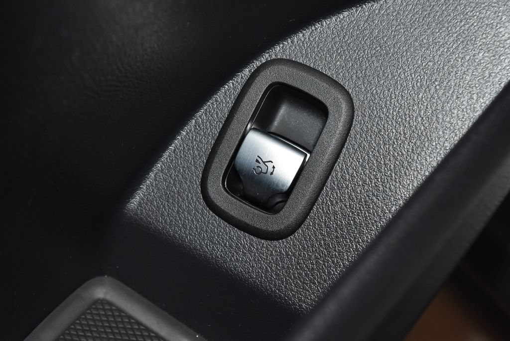 Certified 2026 Mercedes-Benz GLC 300 4MATIC image 7