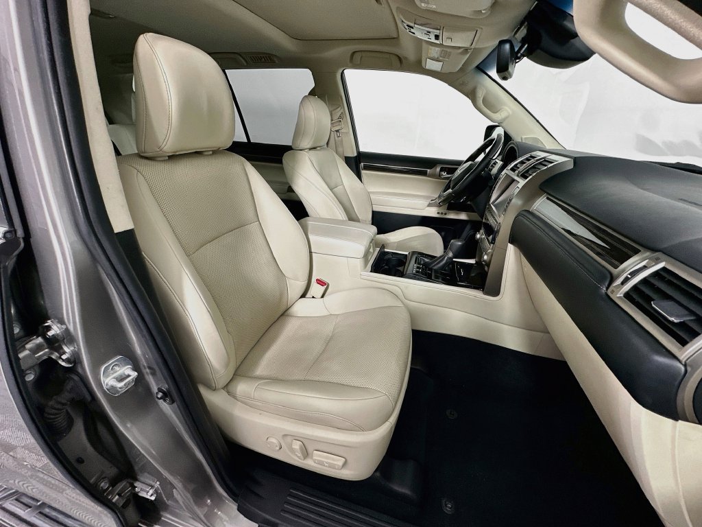Used 2020 Lexus GX 460 Premium AWD/4WD image 30