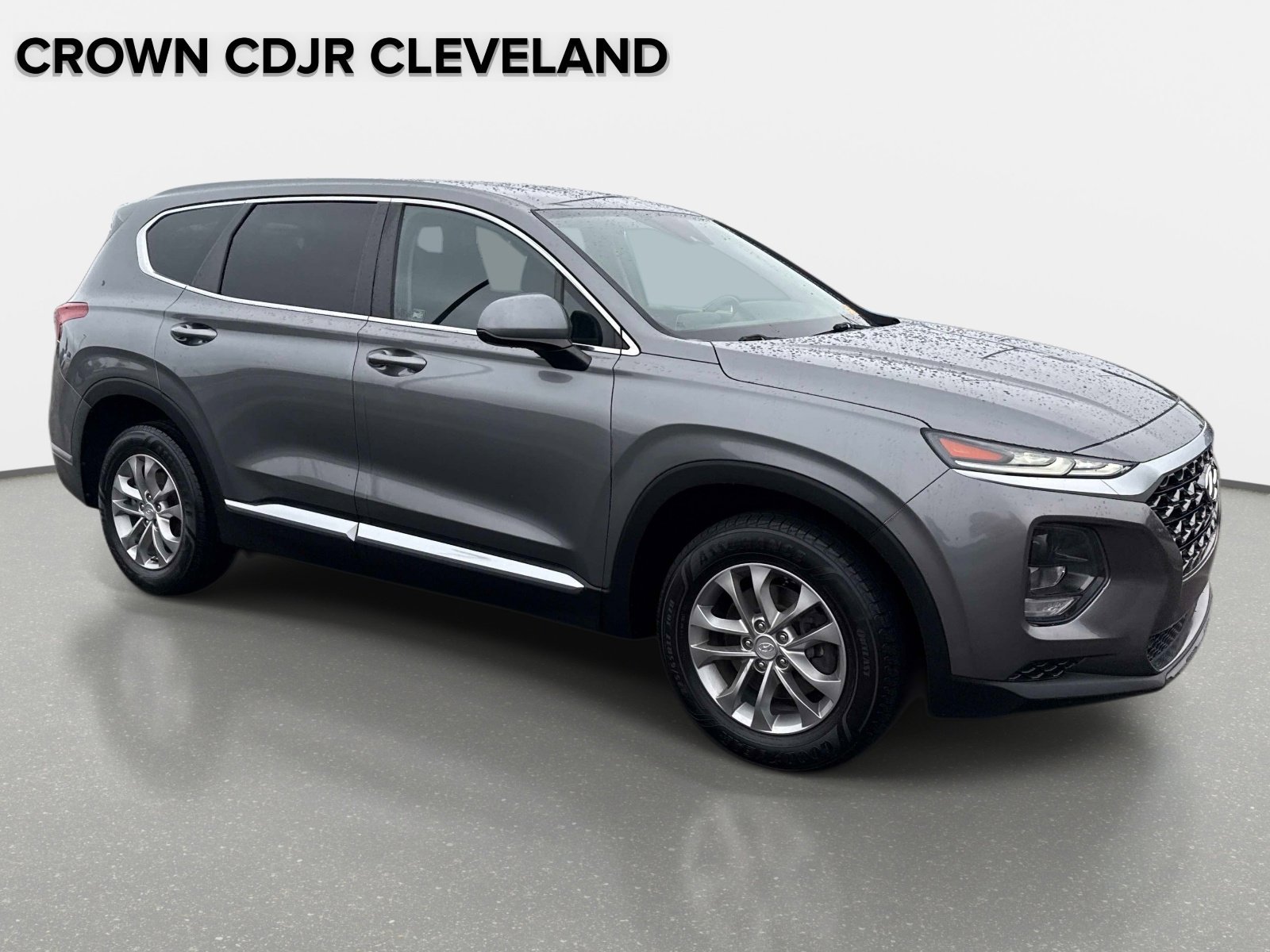 Used 2019 Hyundai Santa Fe SE FWD image 2