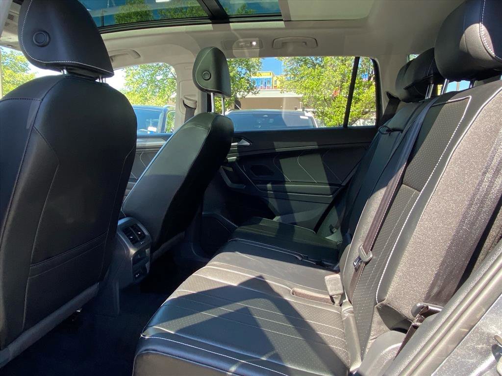 Certified 2022 Volkswagen Tiguan SE w/ Panoramic Sunroof Package image 18