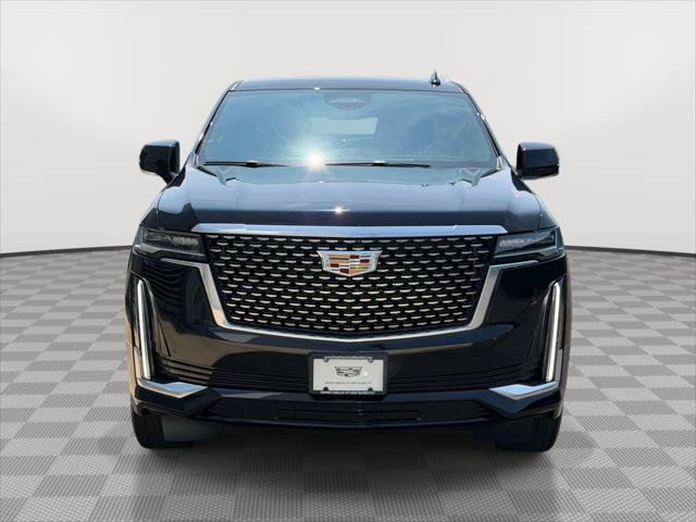Used 2023 Cadillac Escalade ESV Luxury AWD/4WD image 2