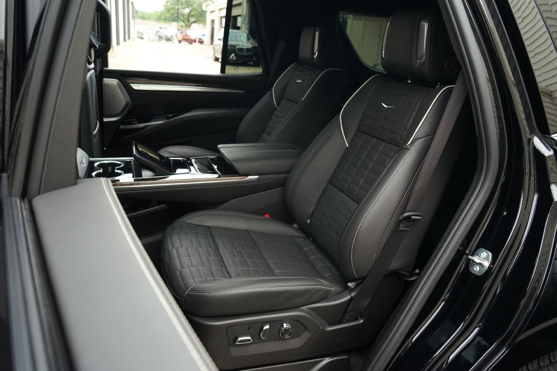 Used 2026 Cadillac Escalade Platinum Sport AWD/4WD image 20
