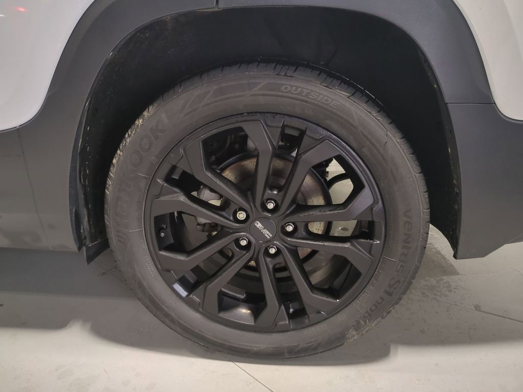 Used 2020 GMC Terrain SLE w/ Driver Convenience Package image 17