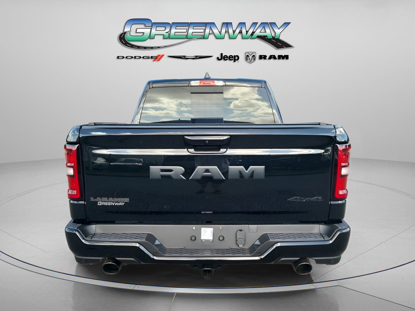 Used 2026 RAM 1500 Laramie AWD/4WD image 2