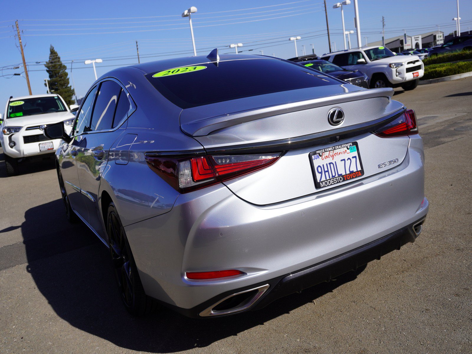 Used 2023 Lexus ES 350 F Sport w/ Accessory Package (Z2) FWD image 9