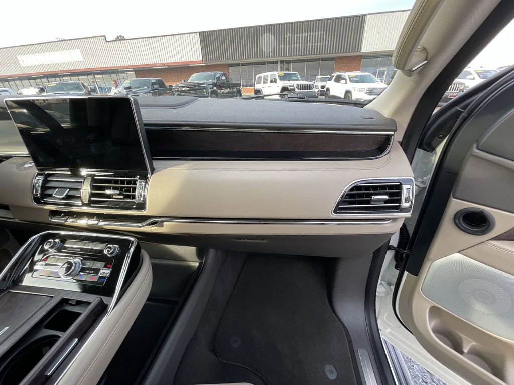 Used 2024 Lincoln Navigator L Reserve AWD/4WD image 29