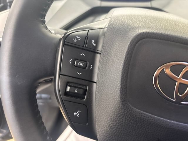 Used 2025 Toyota Prius LE FWD image 27