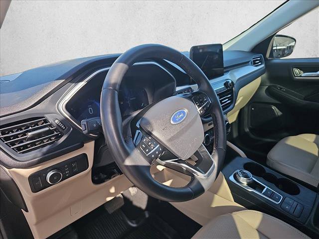 Used 2022 Ford Escape SEL w/ Technology Package image 16
