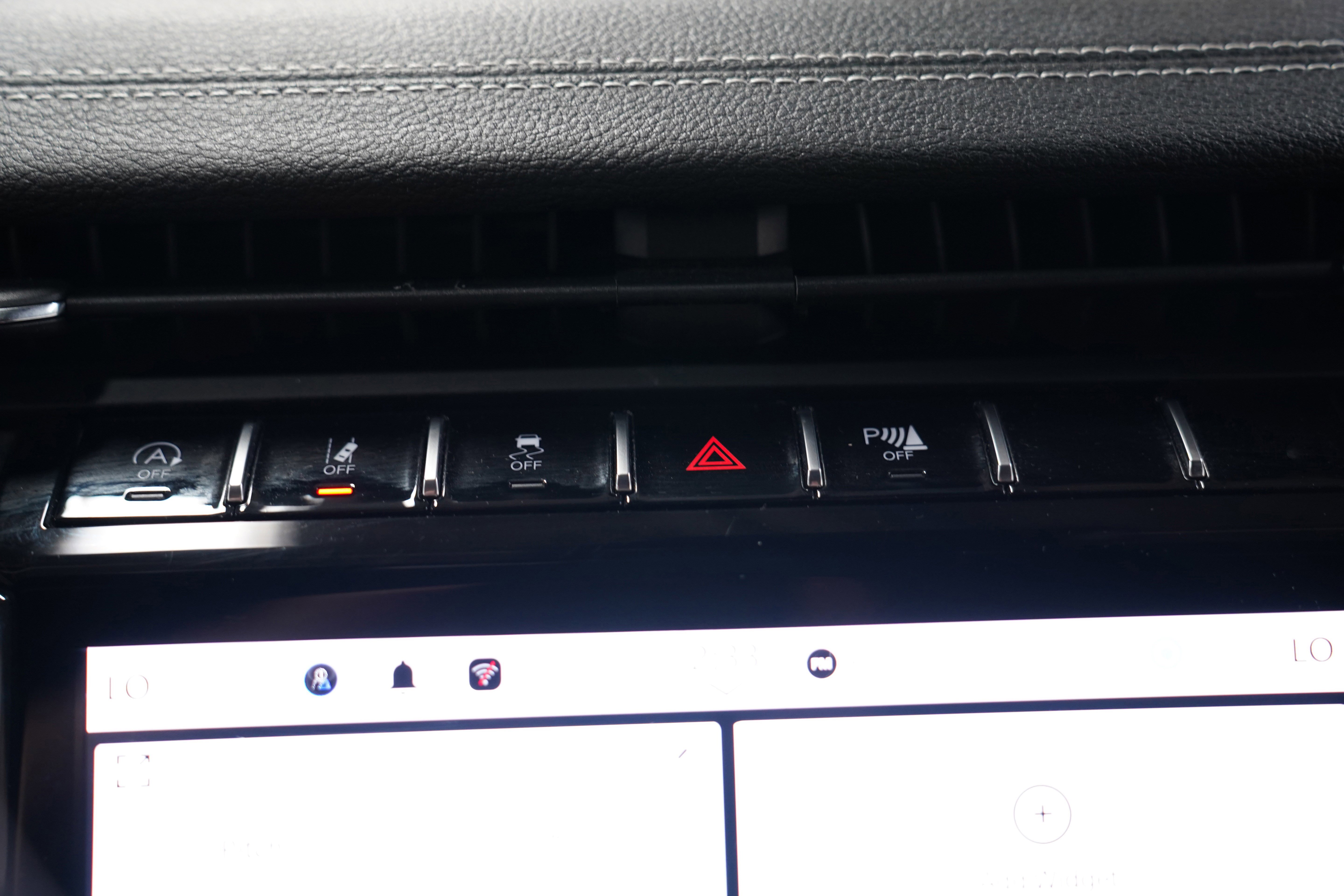 Certified 2024 Jeep Grand Cherokee L Limited w/ Luxury Tech Group II image 27