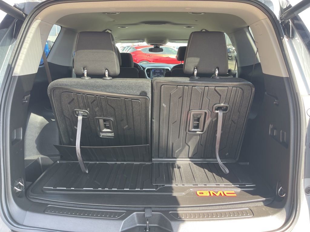 Certified 2023 GMC Acadia SLE w/ Driver Convenience Package image 13