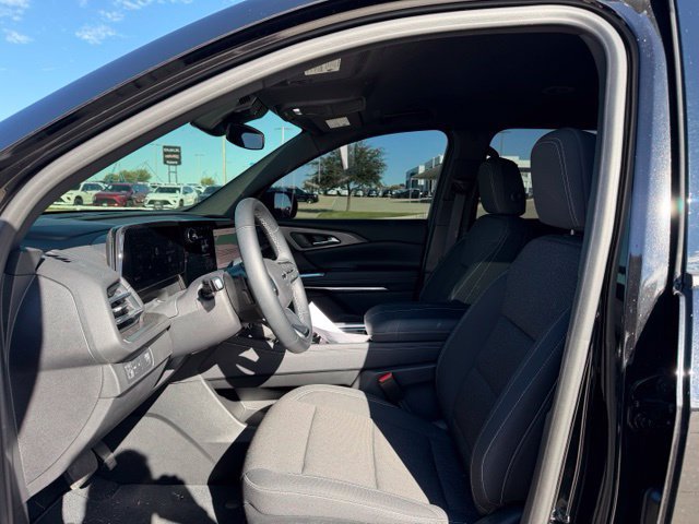 Used 2025 Chevrolet Traverse LT w/ Midnight/Sport Edition FWD image 14