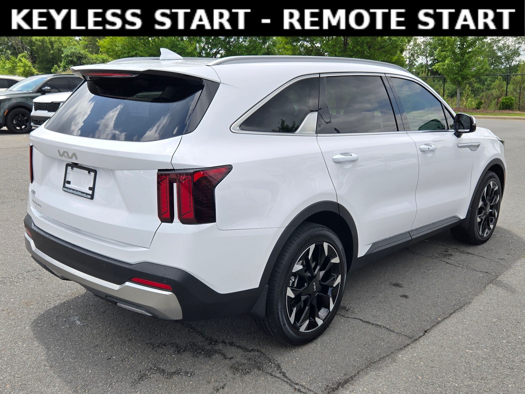 Used 2025 Kia Sorento EX w/ Panoramic Sunroof Package FWD image 7