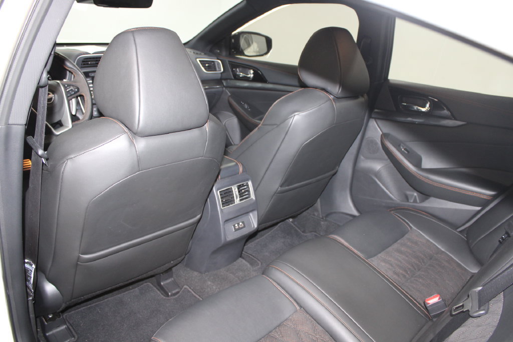 Used 2023 Nissan Maxima SR w/ Sport Mat Group FWD image 22