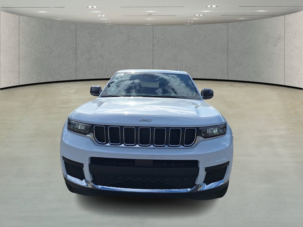 New 2025 Jeep Grand Cherokee L Laredo image 2