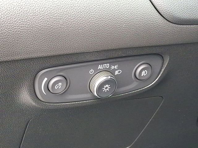 Used 2021 Buick Encore GX Preferred w/ Cold Weather Comfort Package AWD/4WD image 32