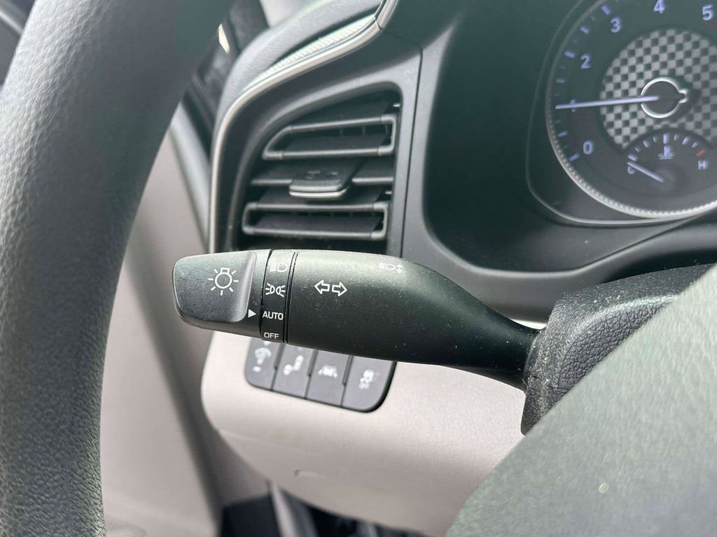 Used 2020 Hyundai Elantra SEL FWD image 19