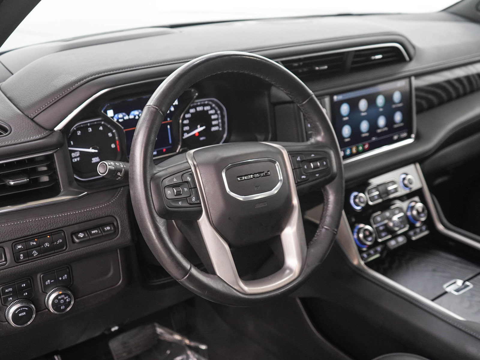 Used 2021 GMC Yukon Denali w/ Denali Premium Package AWD/4WD image 21