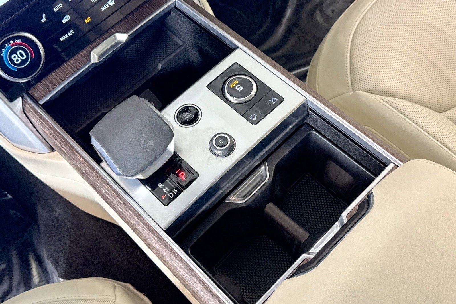 Used 2023 Land Rover Range Rover SE image 15