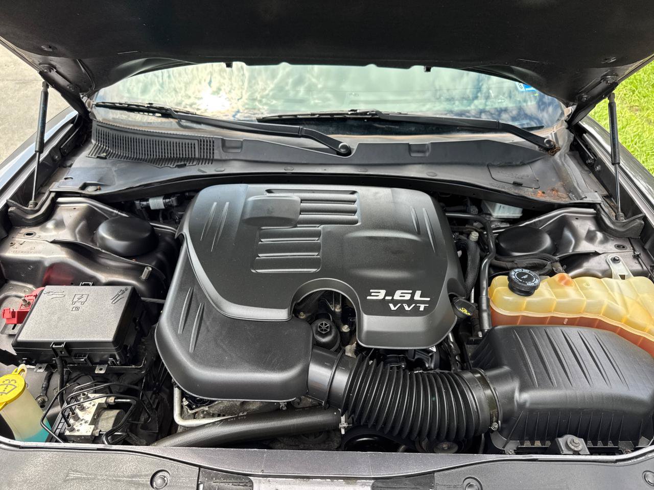 Used 2019 Dodge Charger SXT AWD/4WD image 6