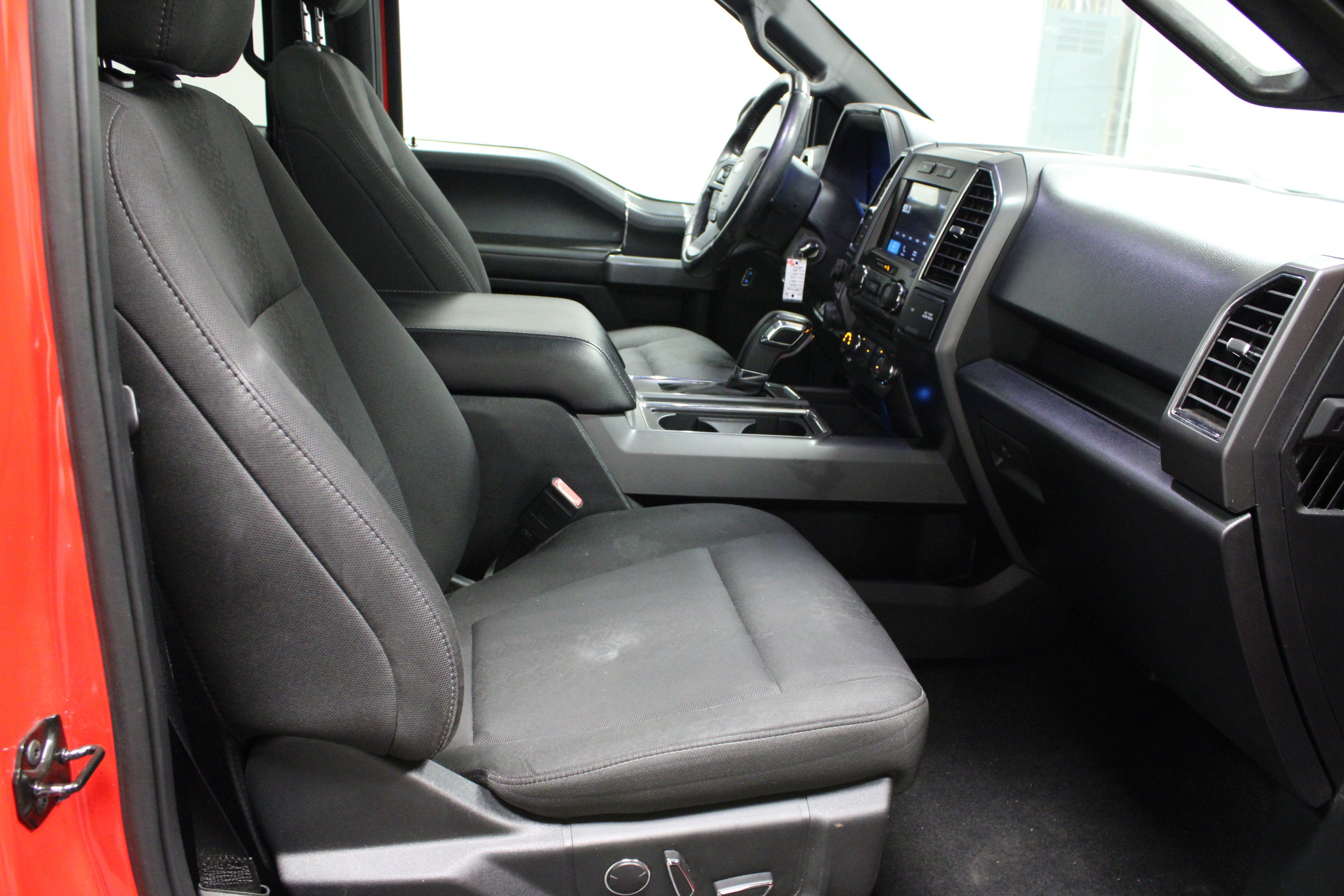 Used 2018 Ford F150 XLT w/ Equipment Group 302A Luxury AWD/4WD image 12