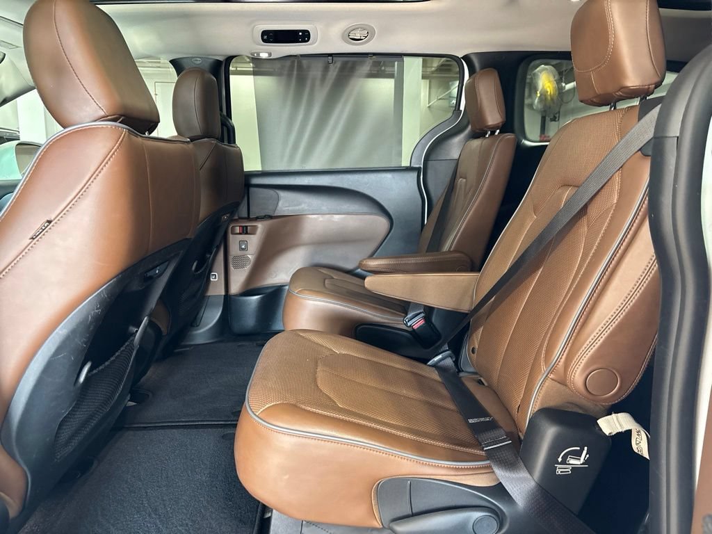 Used 2019 Chrysler Pacifica Limited FWD image 28
