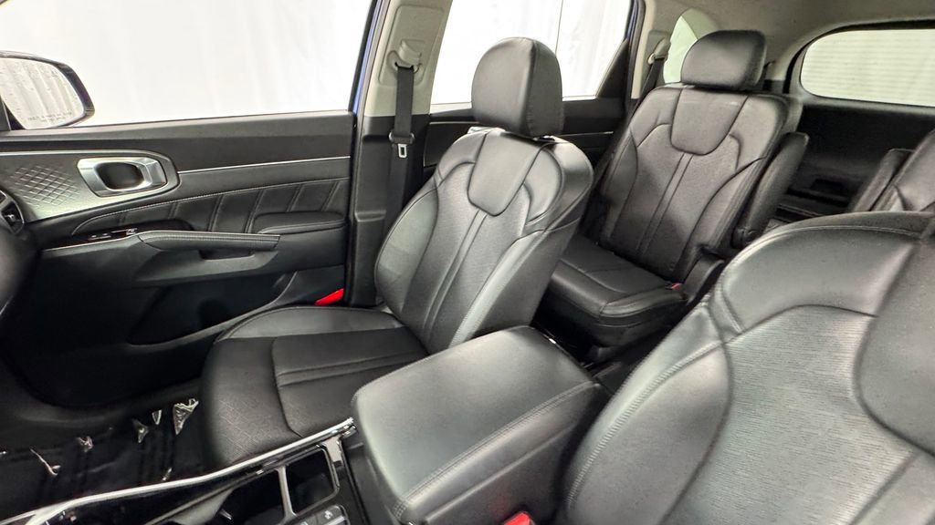 Used 2023 Kia Sorento SX image 13