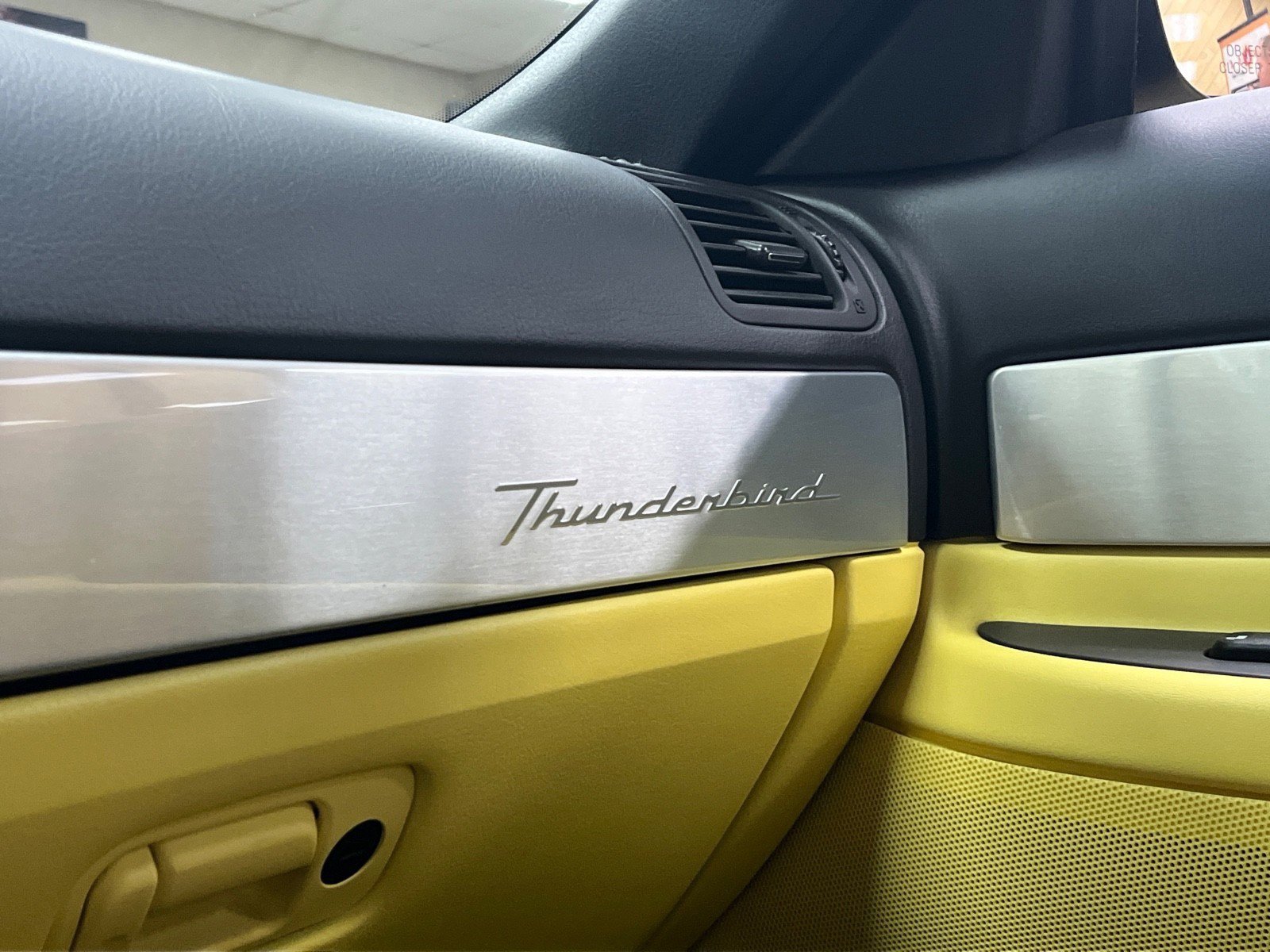 Used 2002 Ford Thunderbird image 18