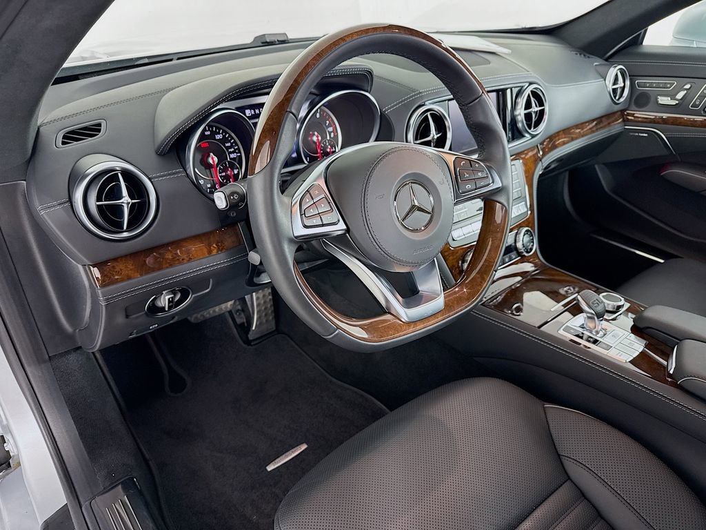 Used 2018 Mercedes-Benz SL 550 image 4
