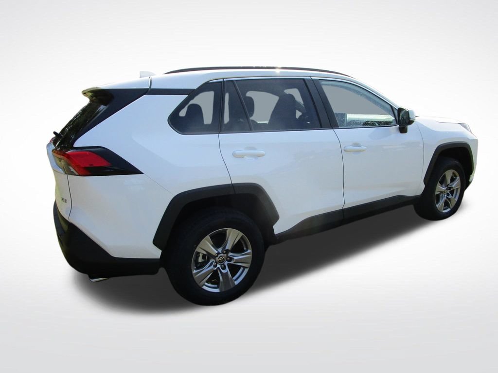 Used 2025 Toyota RAV4 XLE FWD image 9